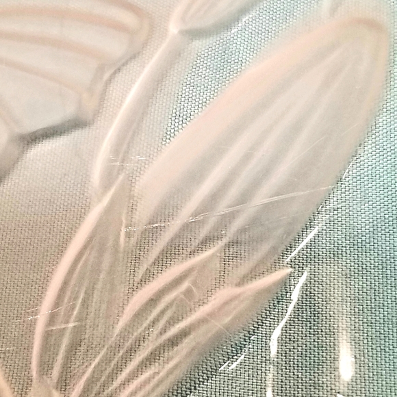 Glass Scalloped Serving Platter With Hibiscus Embossed Pattern 13 1/2" across. - Picture 6 of 6